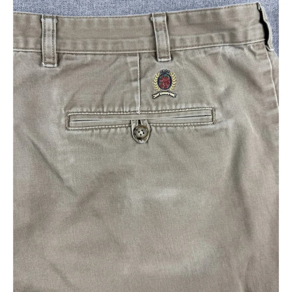 Tommy Hilfiger Men's Khaki Chino Pants 40x30 Pleated Straight Leg Cotton Beige